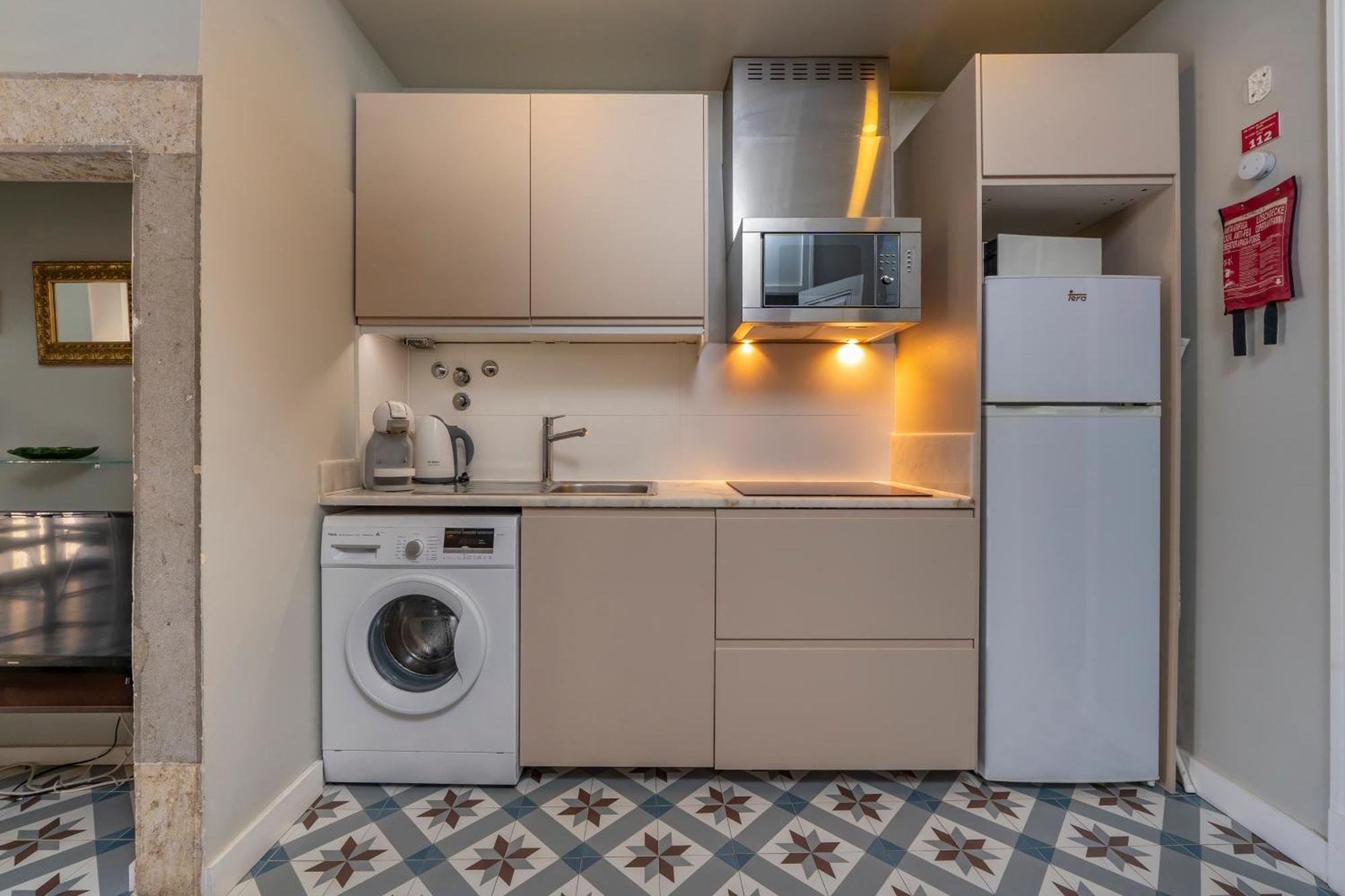 Portuguese Charm In Lisbon Apartment Екстериор снимка